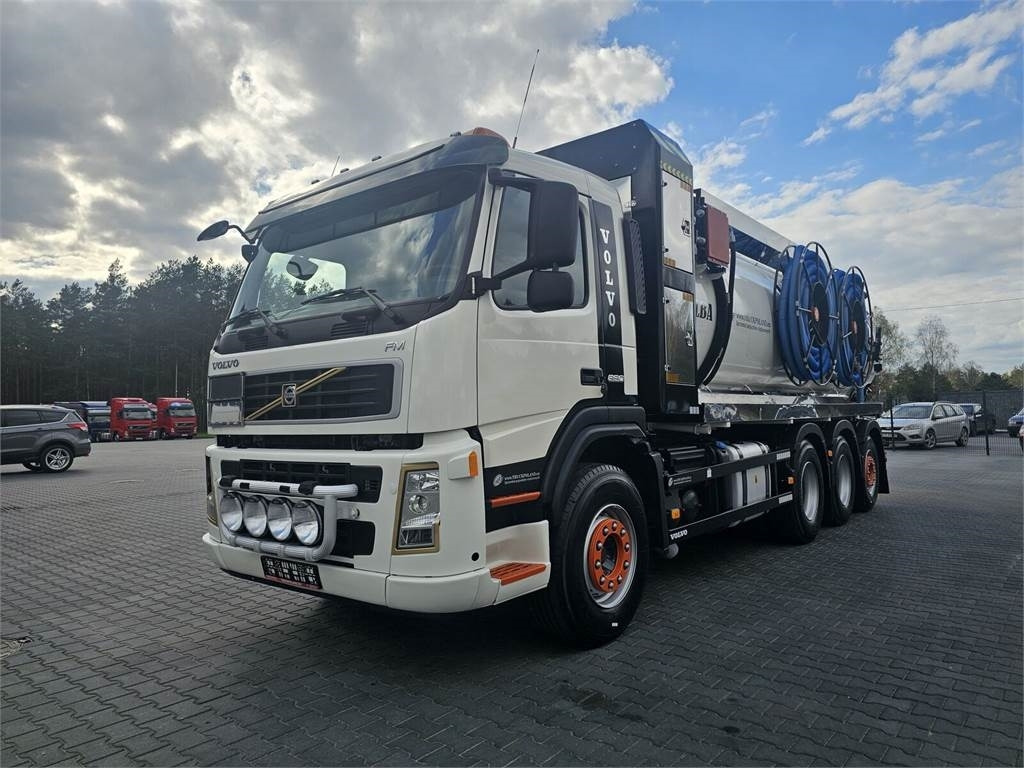Volvo WUKO ADR ROLBA FOR CLEANING CHANNELS COMBI - Camion hydrocureur: photos 4 Volvo WUKO ADR ROLBA FOR CLEANING CHANNELS COMBI - Camion hydrocureur: photos 4