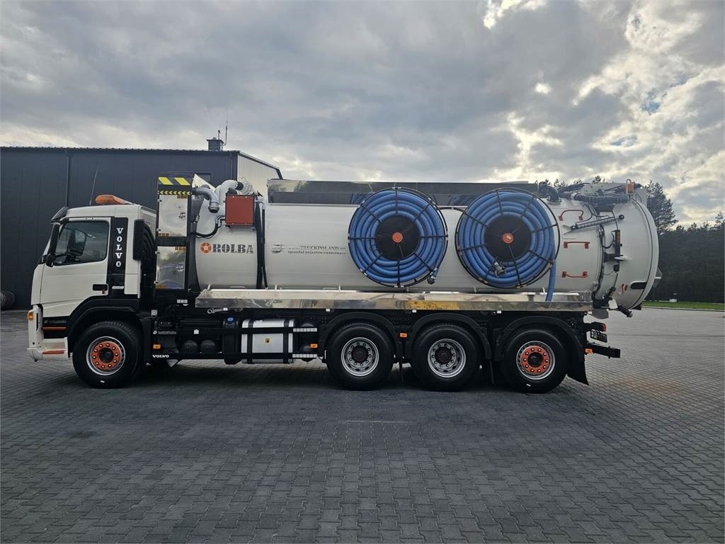 Volvo WUKO ADR ROLBA FOR CLEANING CHANNELS COMBI - Camion hydrocureur: photos 5 Volvo WUKO ADR ROLBA FOR CLEANING CHANNELS COMBI - Camion hydrocureur: photos 5