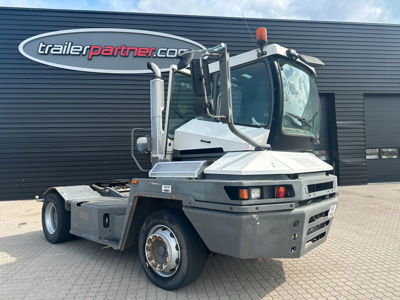 Terberg TT222 - Tracteur portuaire: photos 1 Terberg TT222 - Tracteur portuaire: photos 1