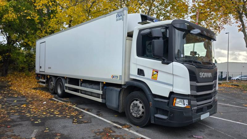 Scania P 320 - Camion frigorifique: photos 1 Scania P 320 - Camion frigorifique: photos 1