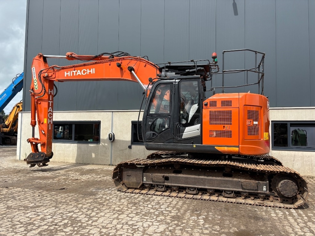 Hitachi ZX 225 US LC-6 - ZX225USLC - ZX 225 USLC - Pelle sur chenille: photos 2 Hitachi ZX 225 US LC-6 - ZX225USLC - ZX 225 USLC - Pelle sur chenille: photos 2