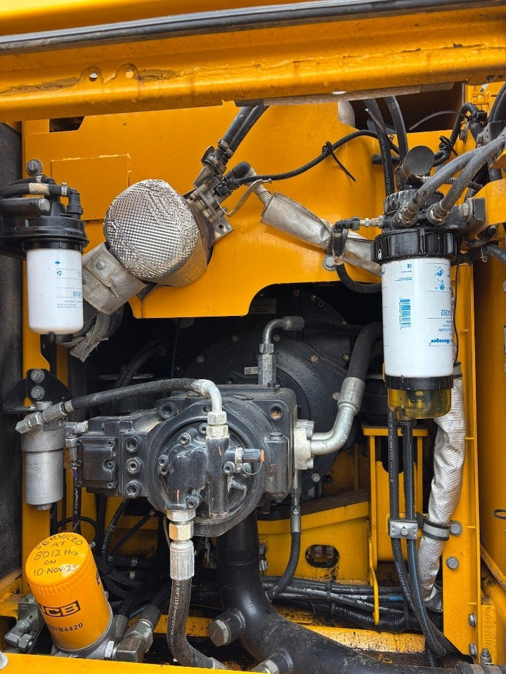 Pelle sur chenille JCB 220 XL 4F -- 220X lc -- 220 X LC: photos 23