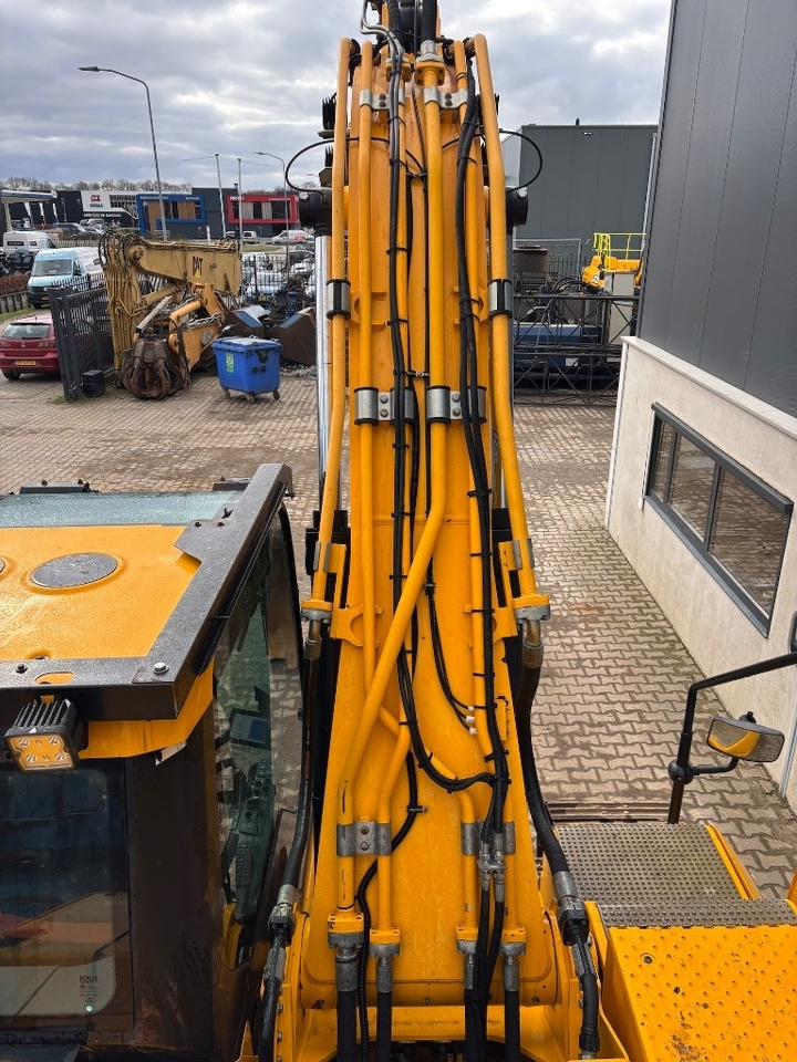 Pelle sur chenille JCB 220 XL 4F -- 220X lc -- 220 X LC: photos 32