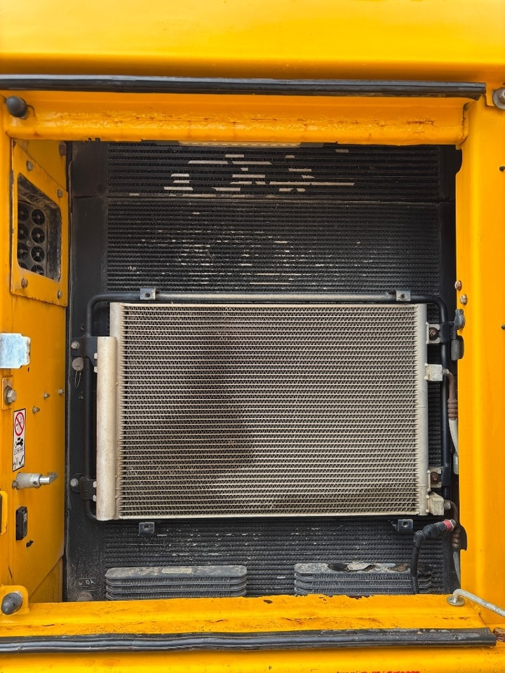 Pelle sur chenille JCB 220 XL 4F -- 220X lc -- 220 X LC: photos 26