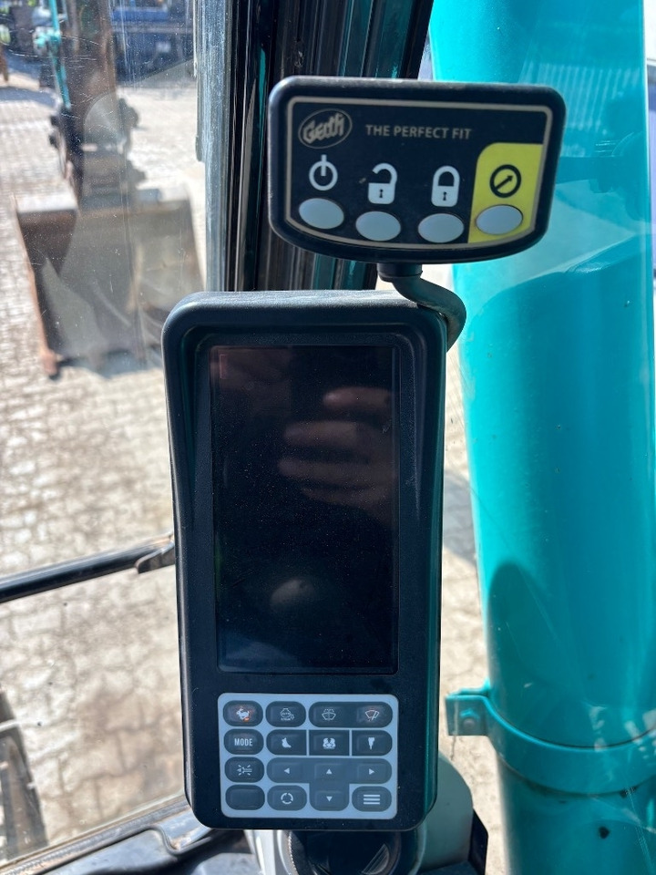 Pelle sur chenille Kobelco SK 210 LC-9 - SK210 - SK 210: photos 15 Pelle sur chenille Kobelco SK 210 LC-9 - SK210 - SK 210: photos 15