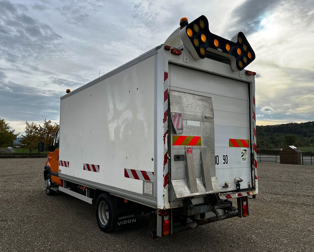 RENAULT Mascott DCI 160 CAISSE + HAYON - Camion fourgon: photos 3 RENAULT Mascott DCI 160 CAISSE + HAYON - Camion fourgon: photos 3