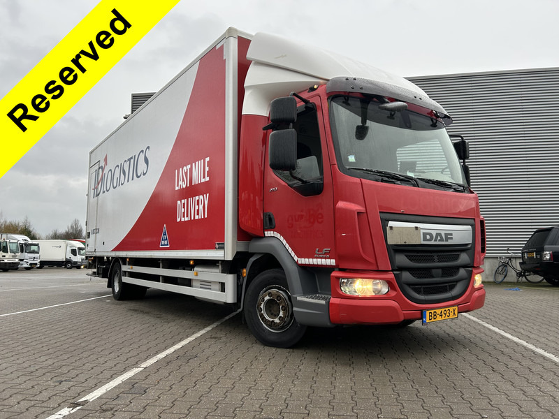 DAF LF 210 FA / 12 Ton / 450 dkm / Tacho V2 / Box / Laadklep / APK TUV 09-26 - Camion fourgon: photos 1 DAF LF 210 FA / 12 Ton / 450 dkm / Tacho V2 / Box / Laadklep / APK TUV 09-26 - Camion fourgon: photos 1