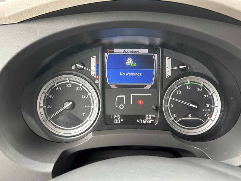 DAF LF 210 FA / 12 Ton / 471 dkm / Curtainside / Loadlift / APK TUV 06-26 - Camion à rideaux coulissants: photos 4 DAF LF 210 FA / 12 Ton / 471 dkm / Curtainside / Loadlift / APK TUV 06-26 - Camion à rideaux coulissants: photos 4