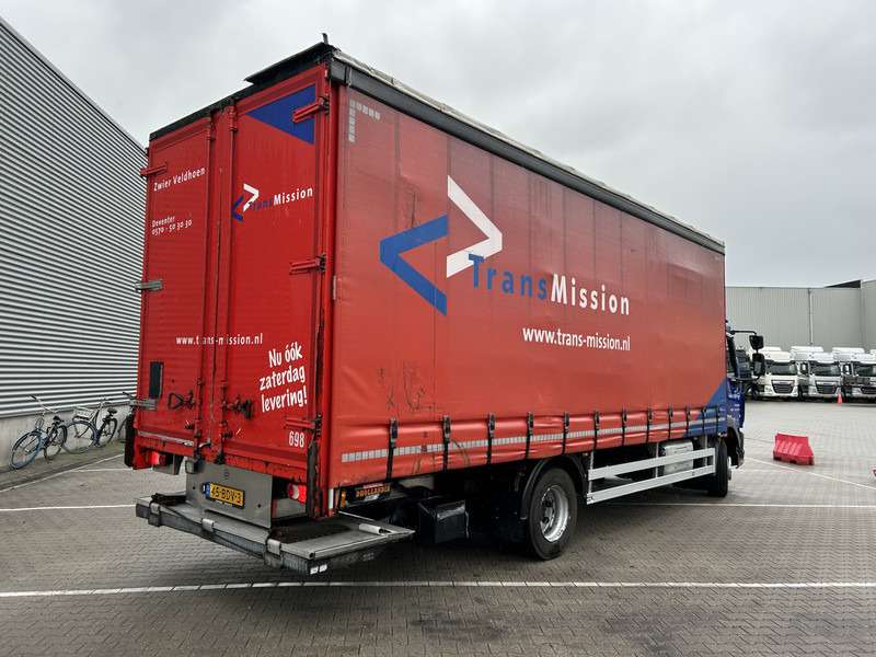 DAF LF 210 FA / 12 Ton / 471 dkm / Curtainside / Loadlift / APK TUV 06-26 - Camion à rideaux coulissants: photos 2 DAF LF 210 FA / 12 Ton / 471 dkm / Curtainside / Loadlift / APK TUV 06-26 - Camion à rideaux coulissants: photos 2