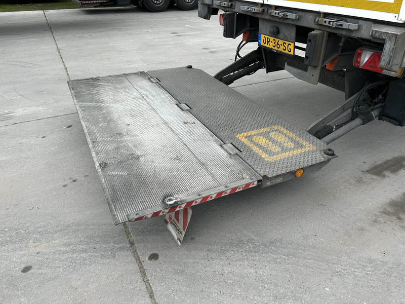 Fruehauf CNP 03 / Box / Laadklep / SAF Schijfrem - Semi-remorque fourgon: photos 5 Fruehauf CNP 03 / Box / Laadklep / SAF Schijfrem - Semi-remorque fourgon: photos 5