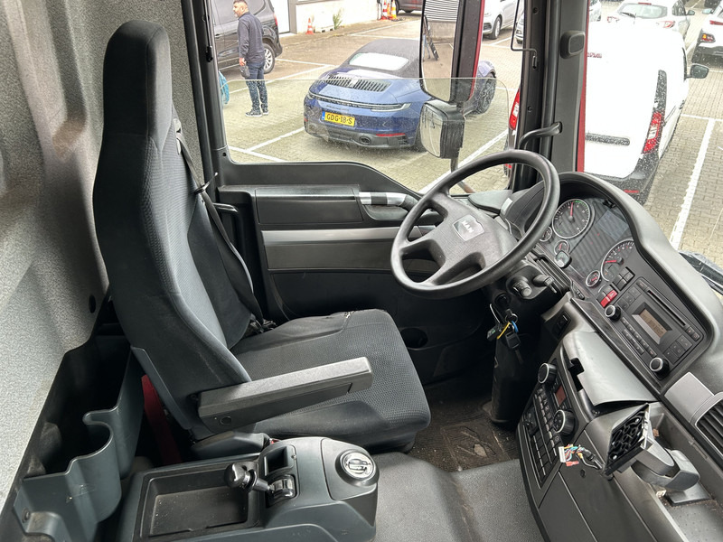 MAN TGM 18.250 Euro 6 / 18 Ton / 688 dkm / Box / Loadlift / APK TUV 08-25 - Camion fourgon: photos 3 MAN TGM 18.250 Euro 6 / 18 Ton / 688 dkm / Box / Loadlift / APK TUV 08-25 - Camion fourgon: photos 3