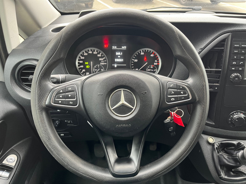 Mercedes-Benz Vito 111 CDI Lang / Business Professional Plus / / Imperial / Towbar - Fourgonnette: photos 5 Mercedes-Benz Vito 111 CDI Lang / Business Professional Plus / / Imperial / Towbar - Fourgonnette: photos 5