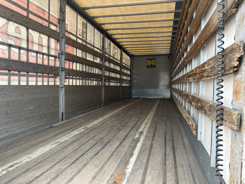 Renders ROC 12.10 City / Curtainside / Loadlift 2000 kg / NL Trailer - Semi-remorque rideaux coulissants: photos 3 Renders ROC 12.10 City / Curtainside / Loadlift 2000 kg / NL Trailer - Semi-remorque rideaux coulissants: photos 3