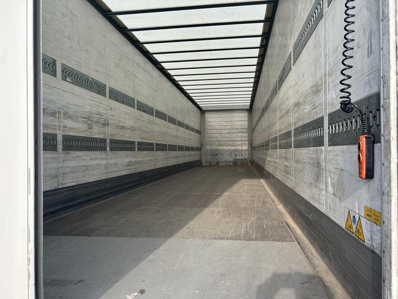 Schmitz Cargobull SCB S3B / Box / Loadlift / 2x Liftas / APK 03-26 - Semi-remorque fourgon: photos 3 Schmitz Cargobull SCB S3B / Box / Loadlift / 2x Liftas / APK 03-26 - Semi-remorque fourgon: photos 3