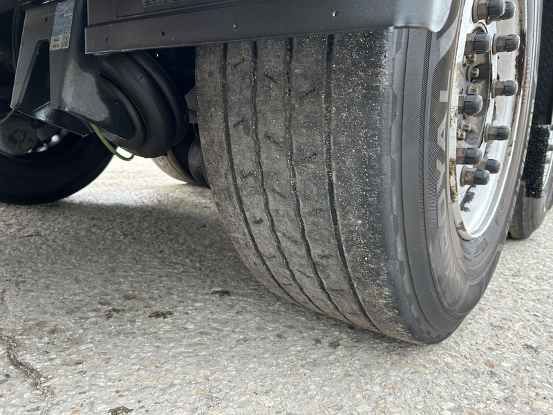 Semi-remorque fourgon Schmitz Cargobull SCB S3B / Box Trailer / 2x Liftaxle / APK TUV 09-26: photos 8 Semi-remorque fourgon Schmitz Cargobull SCB S3B / Box Trailer / 2x Liftaxle / APK TUV 09-26: photos 8