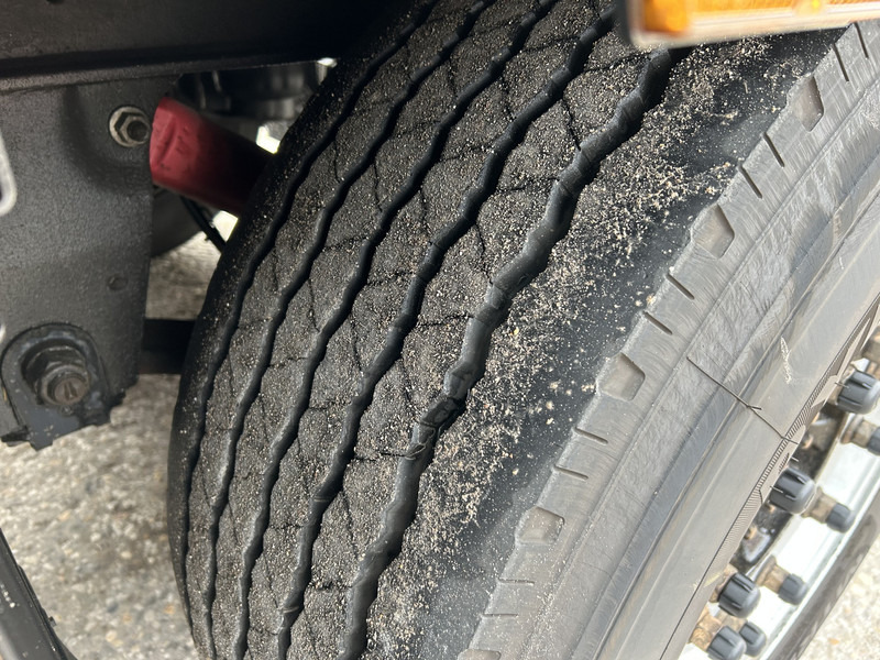 Semi-remorque fourgon Schmitz Cargobull SCB S3B / Box Trailer / 2x Liftaxle / APK TUV 09-26: photos 10 Semi-remorque fourgon Schmitz Cargobull SCB S3B / Box Trailer / 2x Liftaxle / APK TUV 09-26: photos 10