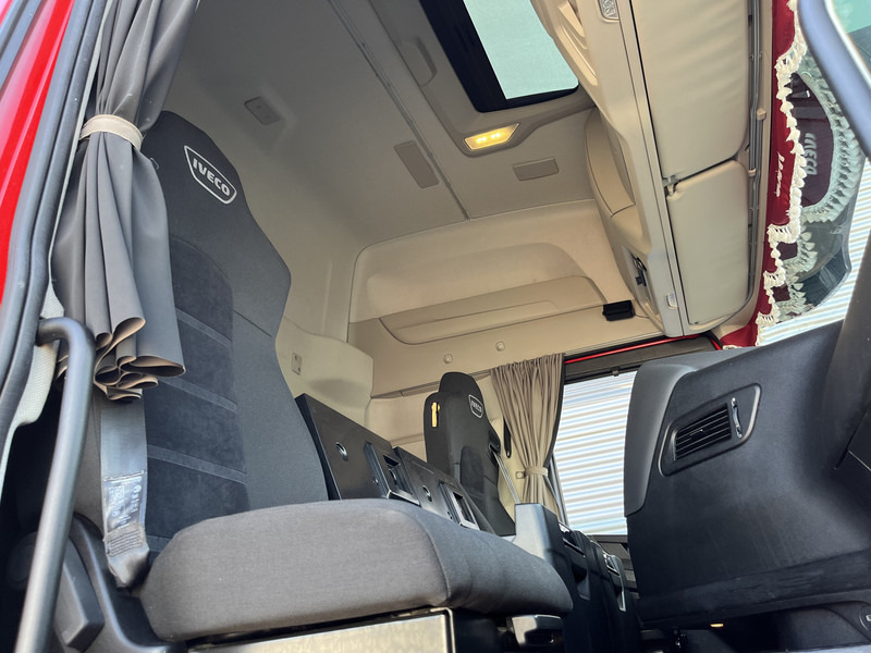 Tracteur routier Iveco S-Way AT 420 / Full LED / 569 dkm / 2 Tanks / 2 Fridge / APK TUV 03-26: photos 9