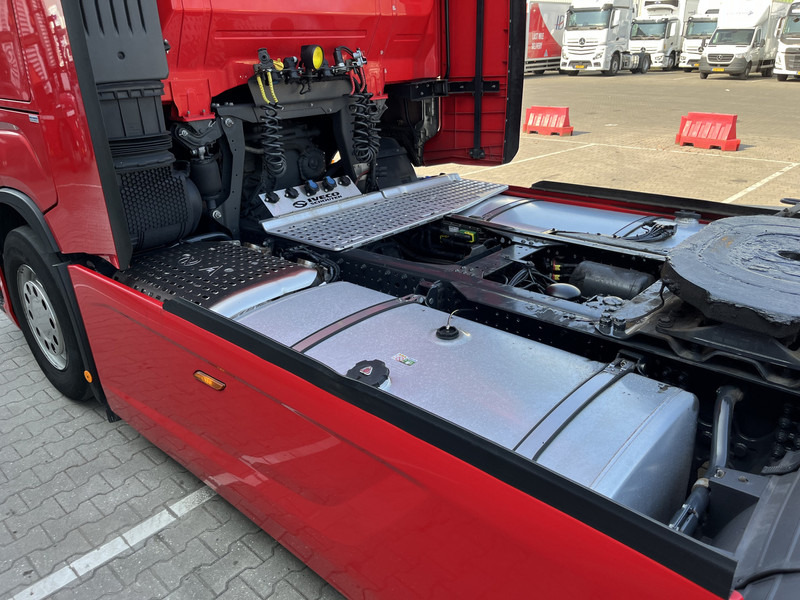 Tracteur routier Iveco S-Way AT 420 / Full LED / 569 dkm / 2 Tanks / 2 Fridge / APK TUV 03-26: photos 17