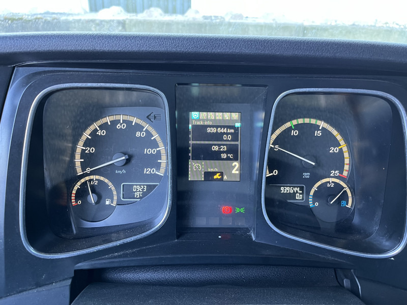 Mercedes-Benz Actros 1842 StreamSpace / 939 dkm / 2 Tanks / NL Truck - Tracteur routier: photos 4 Mercedes-Benz Actros 1842 StreamSpace / 939 dkm / 2 Tanks / NL Truck - Tracteur routier: photos 4