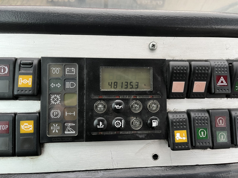 Terberg YT 182 / Cummins - Allison / Hefschotel / 2007 - Tracteur routier: photos 4 Terberg YT 182 / Cummins - Allison / Hefschotel / 2007 - Tracteur routier: photos 4