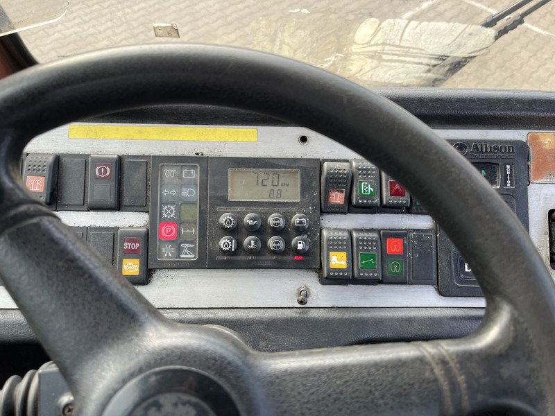 Terberg YT 182 / Terminal Tractor / Airco / Cummins - Tracteur routier: photos 4 Terberg YT 182 / Terminal Tractor / Airco / Cummins - Tracteur routier: photos 4