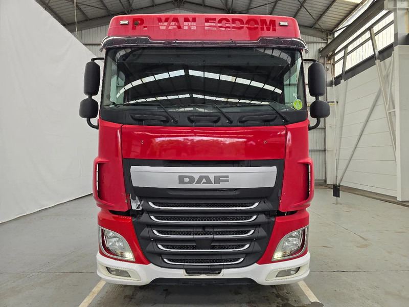 DAF XF 460 SPACECAB / RETARDER /MANUEL - Tracteur routier: photos 3 DAF XF 460 SPACECAB / RETARDER /MANUEL - Tracteur routier: photos 3