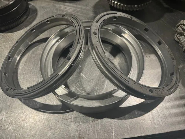 Volvo Piston B2, B3 and cylinder, PT1560, 1860, 1660, 1562, 1862, 1760,1761, 1761A, 1563, 1863, 1509, 2519, 2529, - Boîte de vitesse: photos 1 Volvo Piston B2, B3 and cylinder, PT1560, 1860, 1660, 1562, 1862, 1760,1761, 1761A, 1563, 1863, 1509, 2519, 2529, - Boîte de vitesse: photos 1