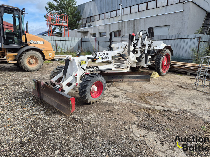 Ei Attachments 09.NH.2750 - Niveleuse: photos 1 Ei Attachments 09.NH.2750 - Niveleuse: photos 1