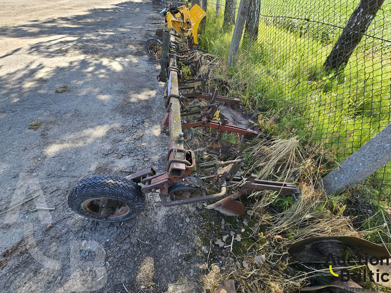 Furrow - Outils du sol: photos 3 Furrow - Outils du sol: photos 3