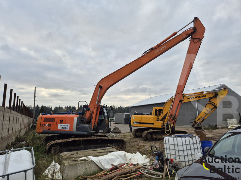 Hitachi ZX 210 LC-3 - Pelle sur chenille: photos 3 Hitachi ZX 210 LC-3 - Pelle sur chenille: photos 3