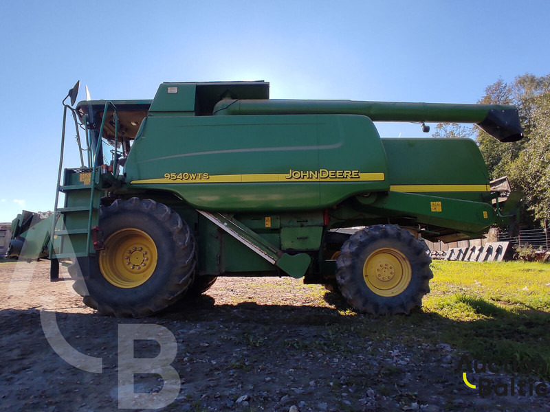 John Deere 9450 - Moissonneuse-batteuse: photos 5 John Deere 9450 - Moissonneuse-batteuse: photos 5