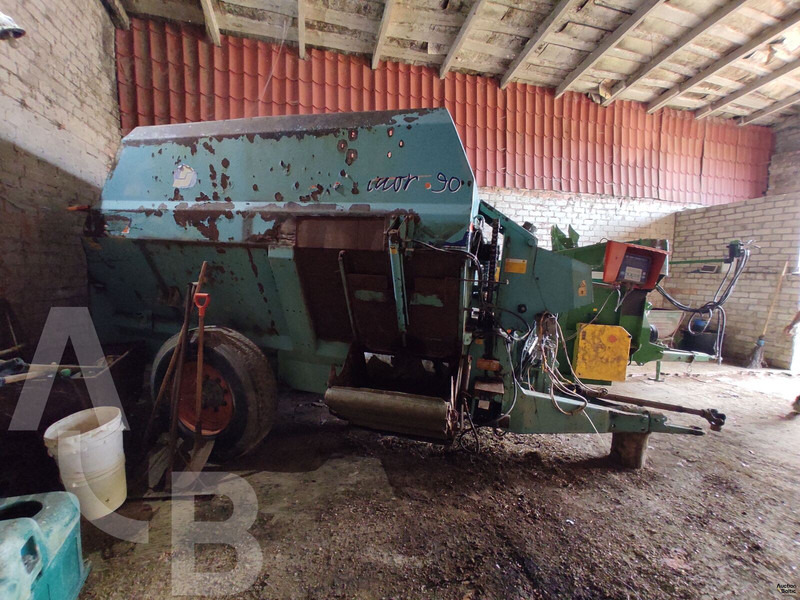 Labrador MT90 - Matériel d'élevage: photos 2 Labrador MT90 - Matériel d'élevage: photos 2