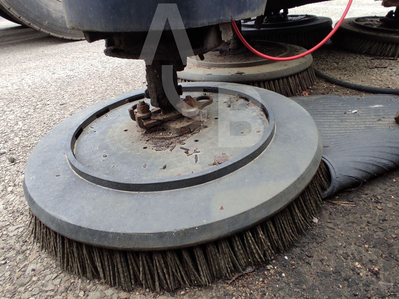 Balayeuse de voirie Mathieu Azura: photos 7 Balayeuse de voirie Mathieu Azura: photos 7