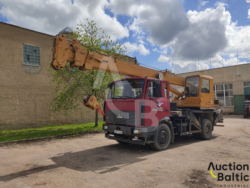 Maz 533731 - Grue auxiliaire: photos 1 Maz 533731 - Grue auxiliaire: photos 1