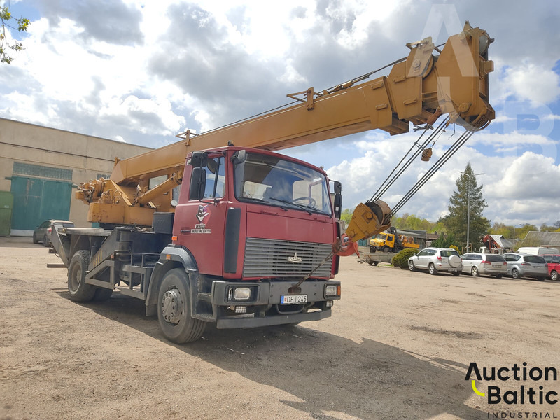 Maz 533731 - Grue auxiliaire: photos 2 Maz 533731 - Grue auxiliaire: photos 2