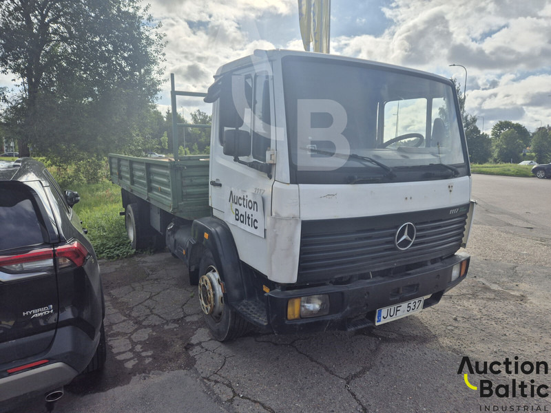 Mercedes-Benz 1117 - Camion plateau: photos 2 Mercedes-Benz 1117 - Camion plateau: photos 2