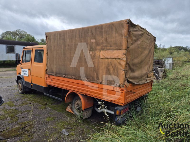 Mercedes-Benz 609 D - Camion à rideaux coulissants: photos 3 Mercedes-Benz 609 D - Camion à rideaux coulissants: photos 3