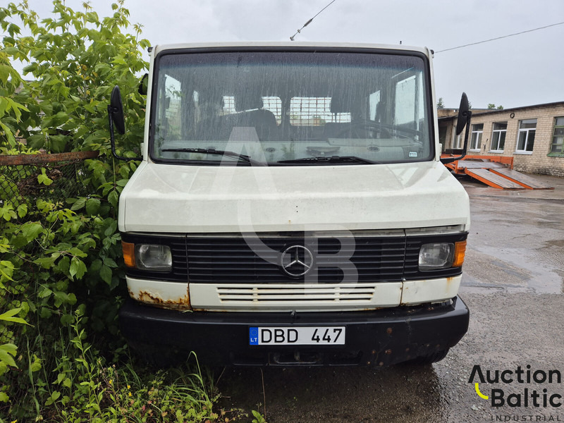 Mercedes-Benz 811 D - Camion plateau: photos 2 Mercedes-Benz 811 D - Camion plateau: photos 2