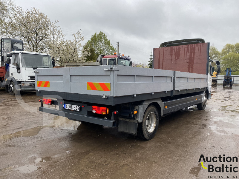 Mercedes-Benz 815 - Camion plateau: photos 4 Mercedes-Benz 815 - Camion plateau: photos 4