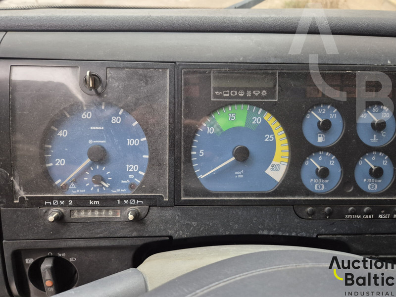 Mercedes-Benz 817 L - Camion à rideaux coulissants: photos 5 Mercedes-Benz 817 L - Camion à rideaux coulissants: photos 5