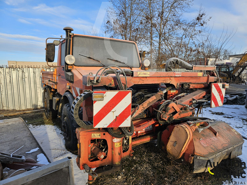 Mercedes-Benz Unimog - Camion benne: photos 2 Mercedes-Benz Unimog - Camion benne: photos 2