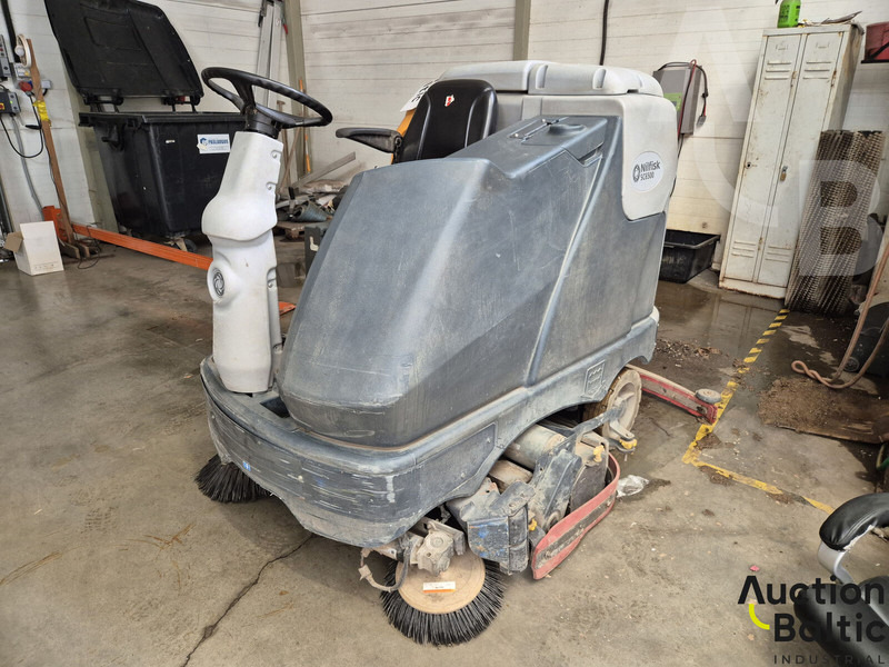 Nilfisk SC6500 - Balayeuse de voirie: photos 2 Nilfisk SC6500 - Balayeuse de voirie: photos 2