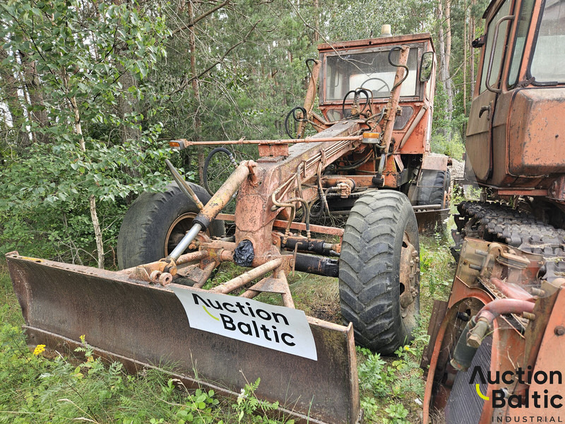 Onbekend DZ-99 - Niveleuse: photos 1 Onbekend DZ-99 - Niveleuse: photos 1