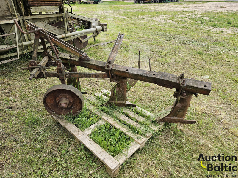 Plow - Charrue: photos 1 Plow - Charrue: photos 1