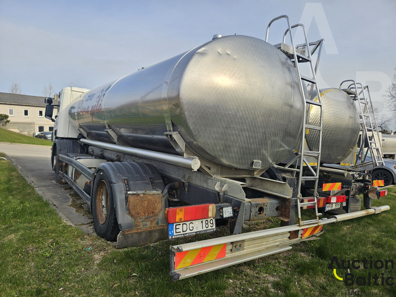 Scania P 230 - Camion citerne: photos 3 Scania P 230 - Camion citerne: photos 3