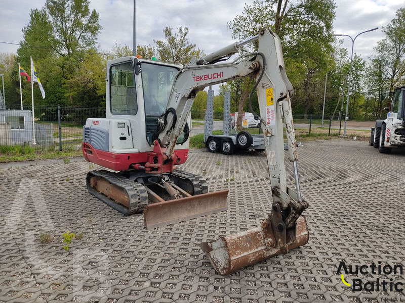 Takeuchi TB228 - Mini pelle: photos 2 Takeuchi TB228 - Mini pelle: photos 2