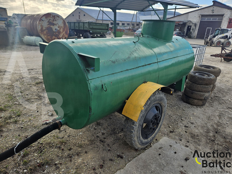 Trailer with tank - Remorque citerne: photos 3 Trailer with tank - Remorque citerne: photos 3