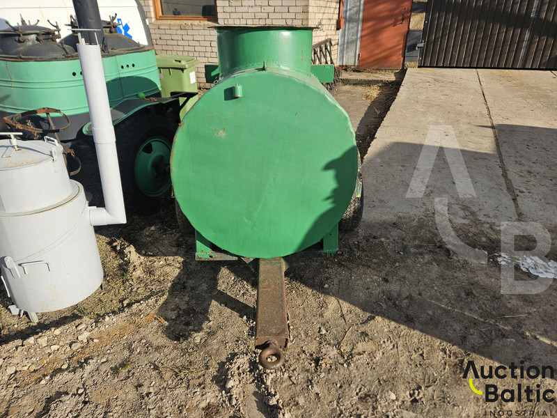 Trailer with tank - Remorque citerne: photos 4 Trailer with tank - Remorque citerne: photos 4