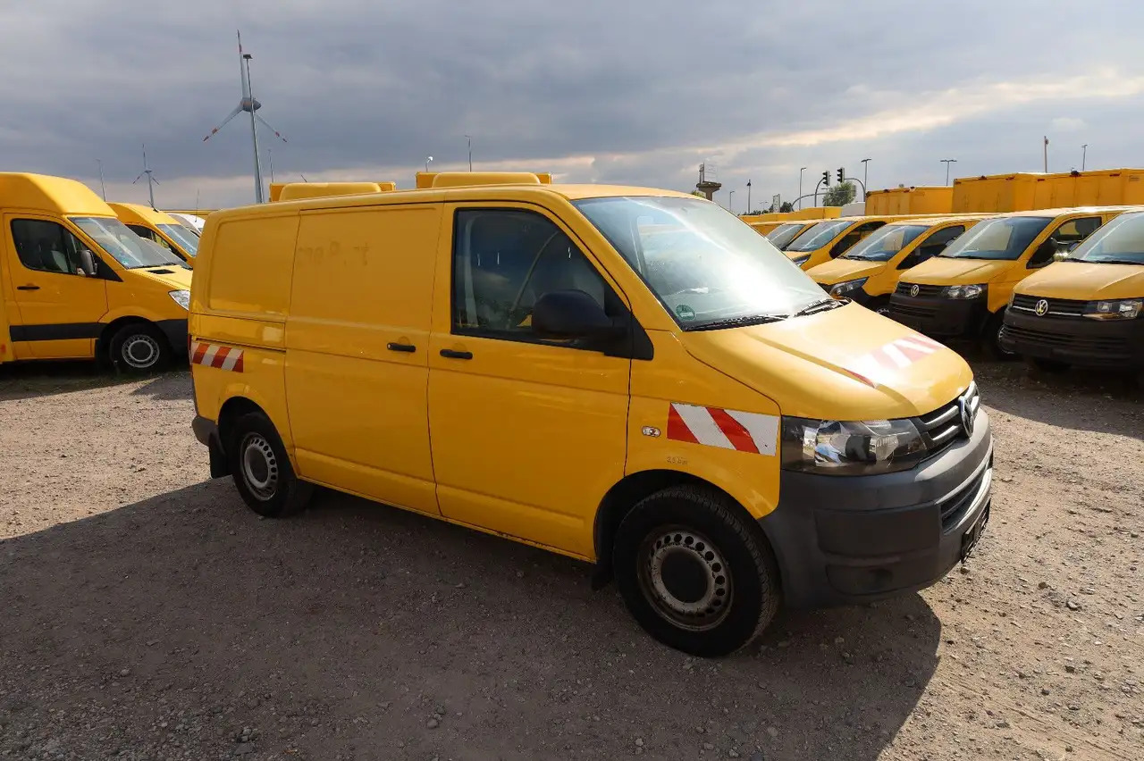Volkswagen T5 Transporter/ 2.0 TDI/EU5/Werkstattfahrzeug - Fourgon utilitaire, Véhicule de voirie/ Spécial: photos 3 Volkswagen T5 Transporter/ 2.0 TDI/EU5/Werkstattfahrzeug - Fourgon utilitaire, Véhicule de voirie/ Spécial: photos 3