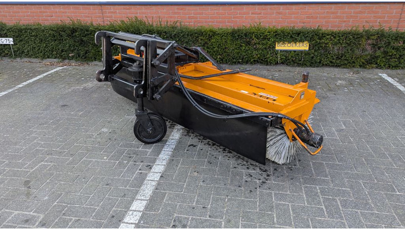 Bema Bema 25 Veegmachine - Machine de nettoyage: photos 3 Bema Bema 25 Veegmachine - Machine de nettoyage: photos 3